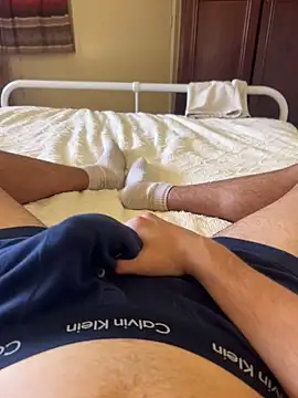 h0rnyguy001 online show from 17, 4, 2026