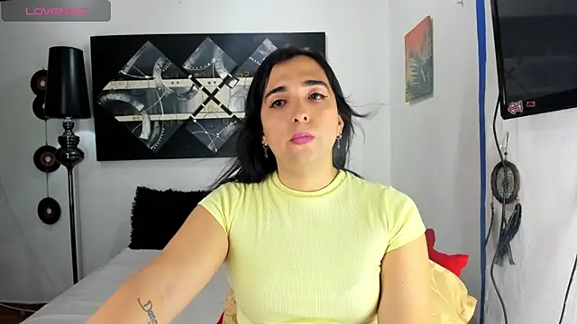 Snapshot of SARAMISHA chatting on 10, 9, 2025 SARAMISHA online show from 10, 9, 2025