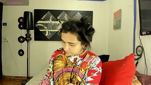 Snapshot of SARAMISHA chatting on 11, 9, 2025 SARAMISHA online show from 11, 9, 2025