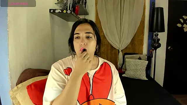 Snapshot of SARAMISHA chatting on 24, 10, 2025 SARAMISHA online show from 24, 10, 2025