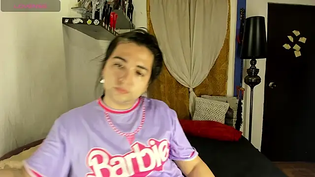 Snapshot of SARAMISHA chatting on 1, 11, 2025 SARAMISHA online show from 1, 11, 2025