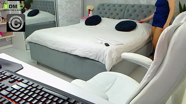 Ellysse  online show from 14, 3, 2025