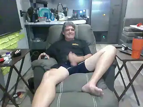 Snapshot of lateniter chatting on 5, 11, 2025 lateniter online show from 5, 11, 2025