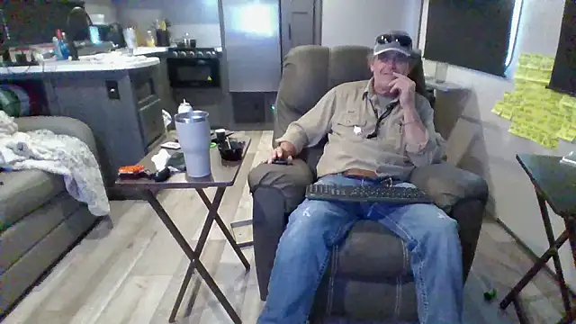 Snapshot of lateniter chatting on 5, 1, 2026 lateniter online show from 5, 1, 2026