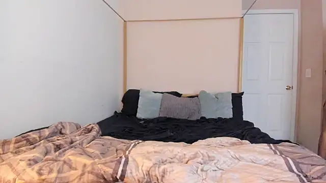 Latinaebony69 online show from 1, 2, 2025