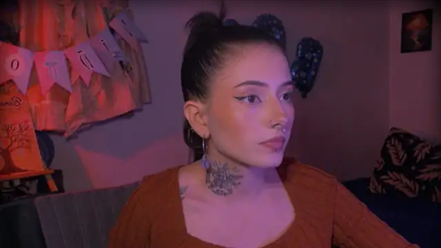 LiliJones  online show from 4, 4, 2026