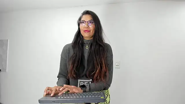 Snapshot of Luna_Dumont chatting on 11, 7, 2026 Luna Dumont online show from 11, 7, 2026