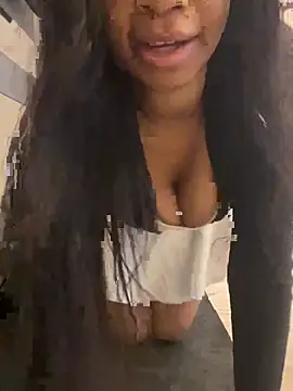 Snapshot of mialongxo chatting on 7, 2, 2026 mialongxo online show from 7, 2, 2026