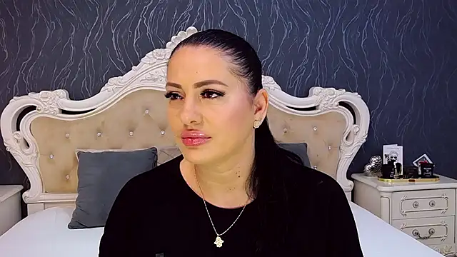 Lauren Saint online show from 9, 11, 2025