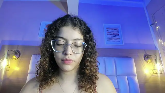 Snapshot of Dollar-girl chatting on 11, 1, 2025 Dollar-girl online show from 11, 1, 2025