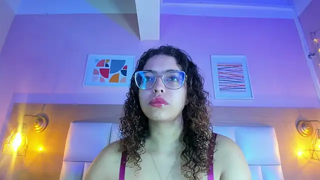 Snapshot of Dollar-girl chatting on 24, 1, 2025 Dollar-girl online show from 24, 1, 2025