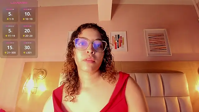 Snapshot of Dollar-girl chatting on 1, 2, 2025 Dollar-girl online show from 1, 2, 2025