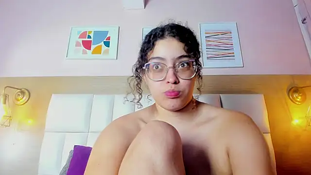 Snapshot of Dollar-girl chatting on 15, 2, 2025 Dollar-girl online show from 15, 2, 2025