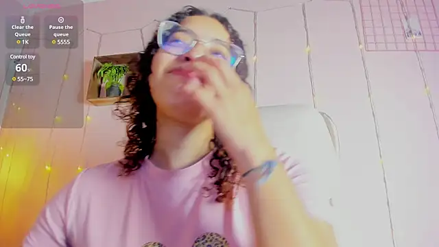 Snapshot of Dollar-girl chatting on 28, 2, 2025 Dollar-girl online show from 28, 2, 2025