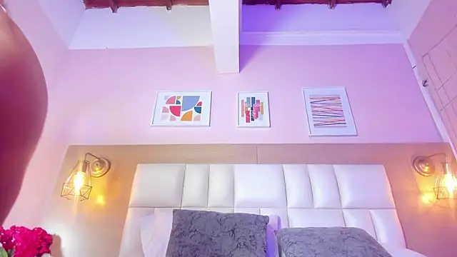 Snapshot of Dollar-girl chatting on 12, 3, 2025 Dollar-girl online show from 12, 3, 2025