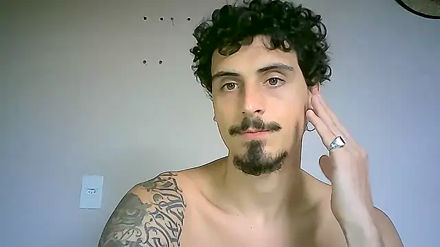 Snapshot of milkoffe chatting on 1, 12, 2024 milkoffe online show from 1, 12, 2024