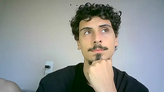 Snapshot of milkoffe chatting on 3, 12, 2024 milkoffe online show from 3, 12, 2024