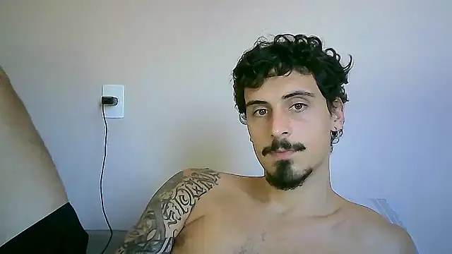 Snapshot of milkoffe chatting on 5, 12, 2024 milkoffe online show from 5, 12, 2024