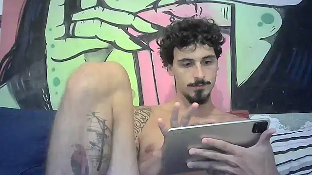 Snapshot of milkoffe chatting on 9, 3, 2025 milkoffe online show from 9, 3, 2025