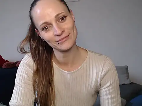 Snapshot of naikah714 chatting on 16, 3, 2025 naikah714 online show from 16, 3, 2025