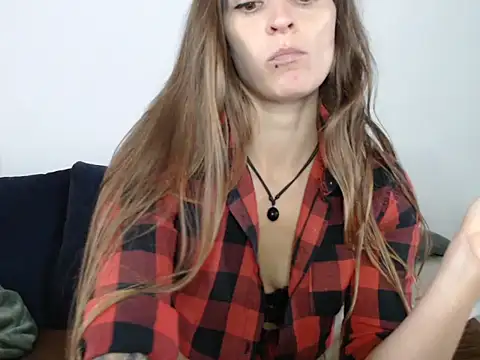 Snapshot of naikah714 chatting on 13, 9, 2025 naikah714 online show from 13, 9, 2025