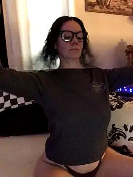 SidneyRaee online show from 3, 12, 2025