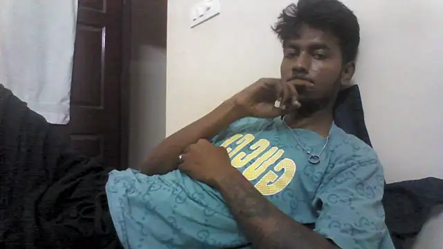 Snapshot of just_fucks chatting on 25, 9, 2025 just fucks online show from 25, 9, 2025