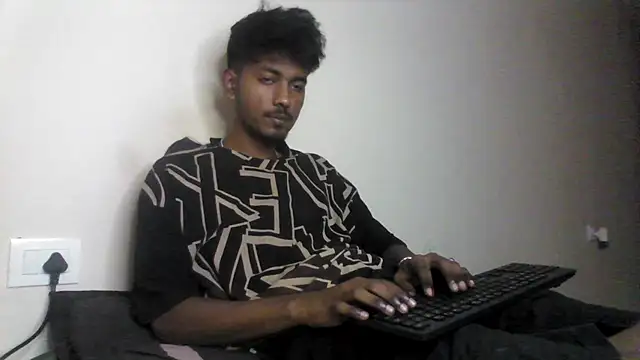 Snapshot of just_fucks chatting on 13, 10, 2025 just fucks online show from 13, 10, 2025