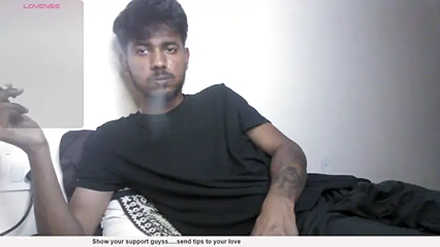 Snapshot of just_fucks chatting on 25, 10, 2025 just fucks online show from 25, 10, 2025