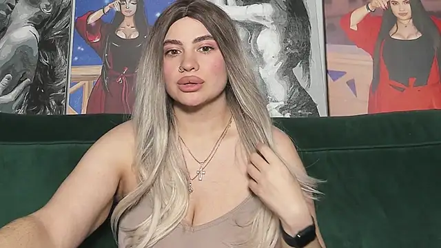 Snapshot of Nikki_Kardashian chatting on 29, 9, 2025 Nikki Kardashian online show from 29, 9, 2025