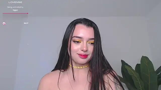 Snapshot of sophialorens_s chatting on 4, 1, 2025 sophialorens s online show from 4, 1, 2025