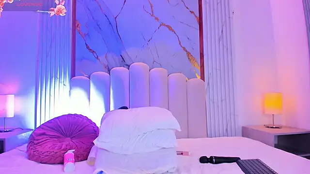 carolriveraa  online show from 1, 3, 2025