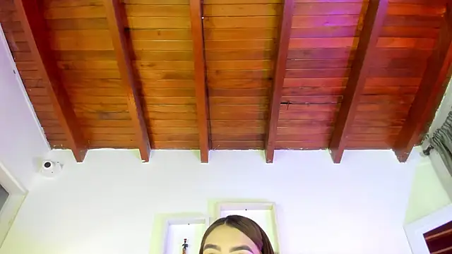 Snapshot of emmy_r chatting on 24, 12, 2024 emmy r online show from 24, 12, 2024