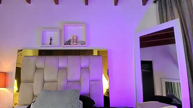 Snapshot of emmy_r chatting on 31, 1, 2025 emmy r online show from 31, 1, 2025