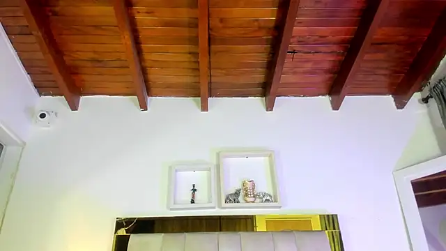 Snapshot of emmy_r chatting on 13, 2, 2025 emmy r online show from 13, 2, 2025