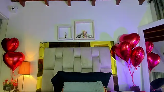 Snapshot of emmy_r chatting on 15, 2, 2025 emmy r online show from 15, 2, 2025