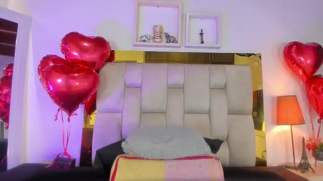 Snapshot of emmy_r chatting on 17, 2, 2025 emmy r online show from 17, 2, 2025