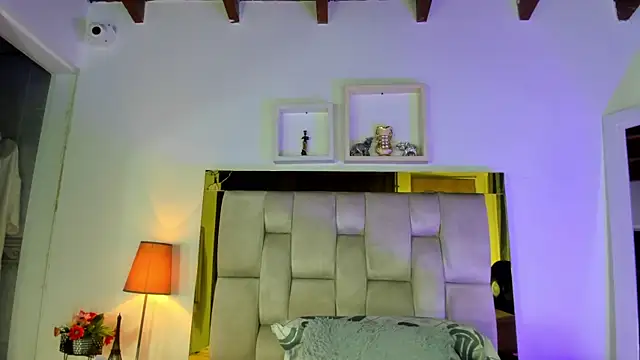 Snapshot of emmy_r chatting on 10, 3, 2025 emmy r online show from 10, 3, 2025