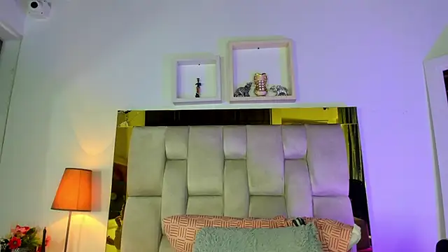 Snapshot of emmy_r chatting on 12, 3, 2025 emmy r online show from 12, 3, 2025