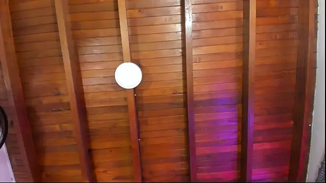 Snapshot of emmy_r chatting on 24, 11, 2025 emmy r online show from 24, 11, 2025