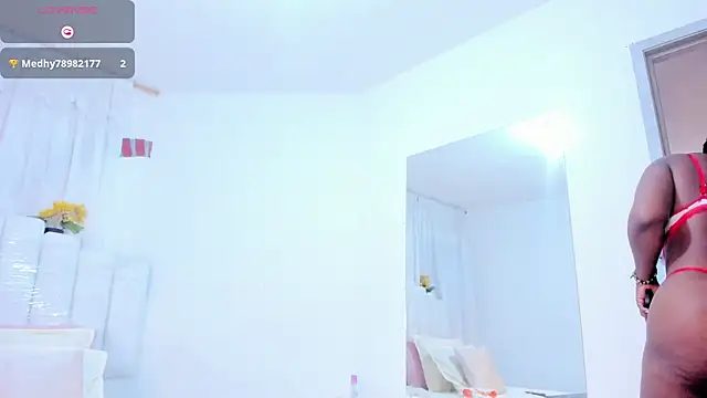 Snapshot of RoxannaBlanche chatting on 21, 12, 2025 RoxannaBlanche online show from 21, 12, 2025