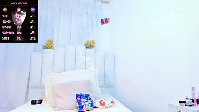 Snapshot of RoxannaBlanche chatting on 23, 12, 2025 RoxannaBlanche online show from 23, 12, 2025