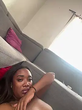 Snapshot of RoxannaBlanche chatting on 22, 2, 2026 RoxannaBlanche online show from 22, 2, 2026