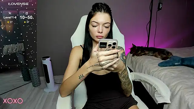 Snapshot of Mariella_Adamss chatting on 10, 10, 2025 Mariella Adamss online show from 10, 10, 2025