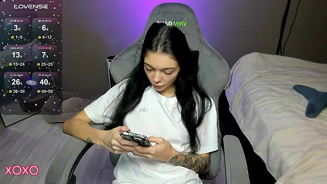 Snapshot of Mariella_Adamss chatting on 3, 12, 2025 Mariella Adamss online show from 3, 12, 2025