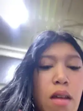 Snapshot of emily_rosse04 chatting on 2, 11, 2025 emily rosse04 online show from 2, 11, 2025