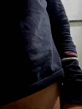 Snapshot of emily_rosse04 chatting on 14, 11, 2025 emily rosse04 online show from 14, 11, 2025