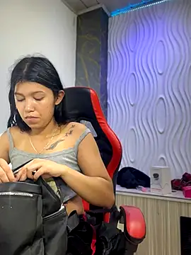 Snapshot of emily_rosse04 chatting on 20, 11, 2025 emily rosse04 online show from 20, 11, 2025