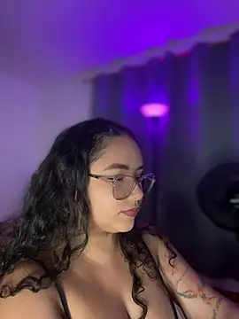 CurlyGirl 1 online show from 9, 4, 2026