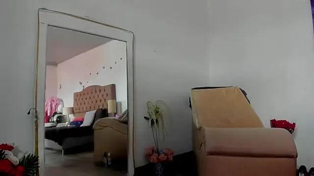 Snapshot of SheraHadee chatting on 6, 10, 2025 SheraHadee online show from 6, 10, 2025